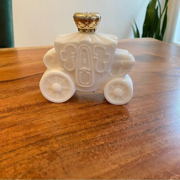 Vintage  Avon Milk Glass Cinderella Carriage Perfume Bottle - Picture 8 of 14